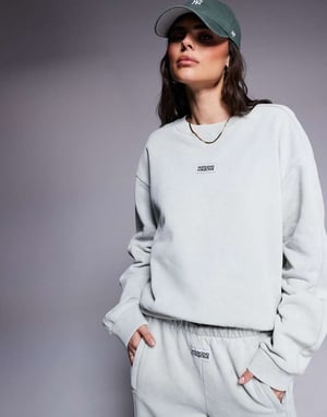 Weekend Collective samordnad sömmad sweatshirt i tvättad salviagrön