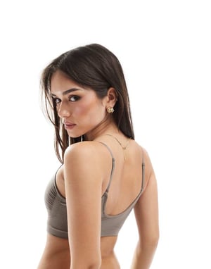 Vero Moda sömlös djup v-behå topp i ljusbeige