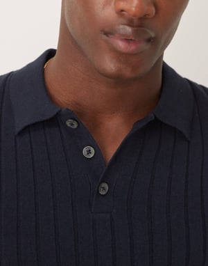 ASOS DESIGN muskelpassform stickad ribbad polo t-shirt i marinblått