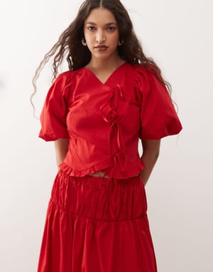 Återvunnen vintage västern cowgirl-top med puffärm och knytfront i röd