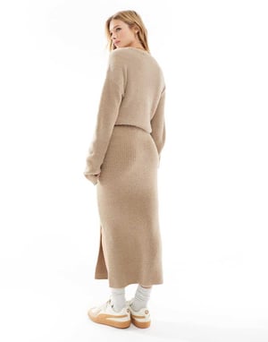 Vero Moda fluffig midi kjol-set i beige