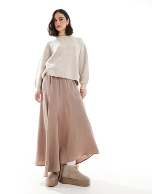 ASOS DESIGN asymmetrisk midikjol i cupro i brun