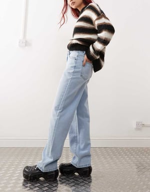 Noisy May Pixie hög midja pojkvänsjeans i ljusblå tvätt