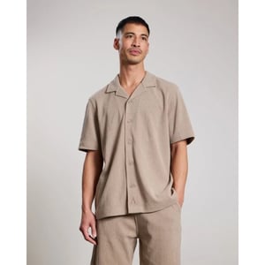 Aeden Vinci shirt lead