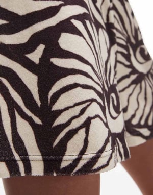 Topshop blommönstrade frottéshorts-set i brunt