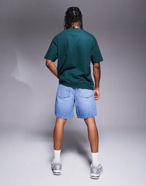ASOS DESIGN standardlängd denim shorts i ljus tvätt blå