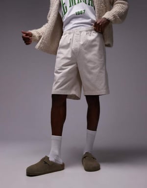 Topman tvättad bomullschinoshorts i neutral