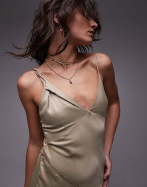 Topshop twist axel avskalad söm midi underklänning i mjuk guldsatin