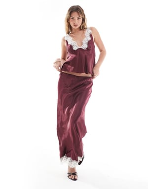 ASOS DESIGN satin spetsmix maxikjol i bordeaux co ord