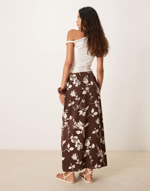 Abercrombie & Fitch maxi kjol med knyt-detalj i brunt blommönster