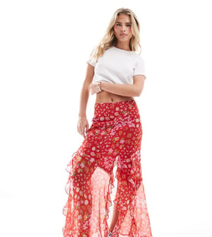 ASOS DESIGN petite chiffong volang maxikjol i blommönster