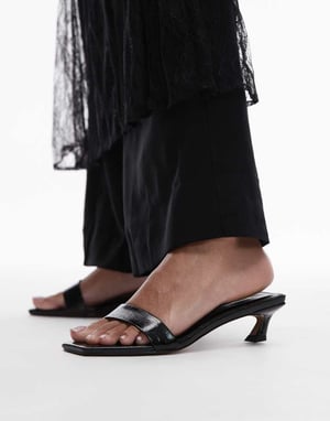 Topshop Inga fyrkantiga tån slip-ons med medelhöga klackar i svart