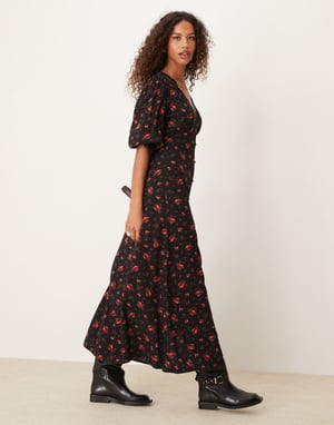 Miss Selfridge spetsdetalj knäppning maxi klänning i svart ros mönster