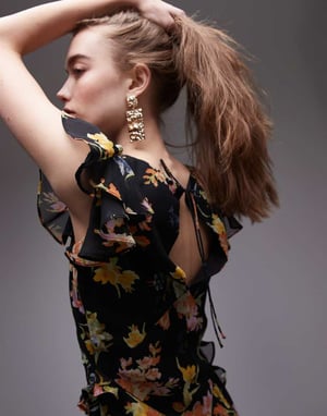 Topshop fladdrande ärm rynkad fest midi klänning i svart bas med blommor