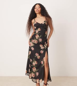 Miss Selfridge Petite chiffong klänning med spetsdetalj i maxi längd med överdimensionerat rosavtryck