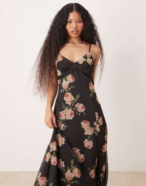 Miss Selfridge Petite chiffong klänning med spetsdetalj i maxi längd med överdimensionerat rosavtryck