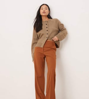 ASOS DESIGN Petite skräddarsydda slim raka byxor i beige
