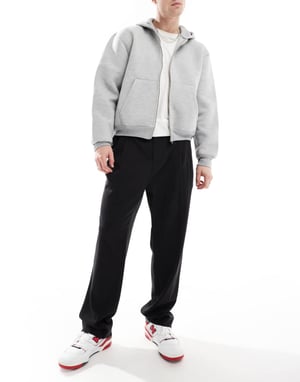 Jack & Jones vid passform med veckad front smart byxa i svart