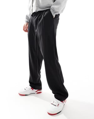 Jack & Jones vid passform med veckad front smart byxa i svart