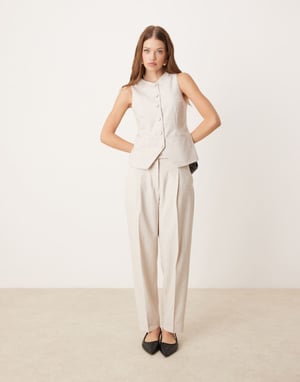 Abercrombie & Fitch samordnad hög midja ankellång tapered byxa i ljusgrått
