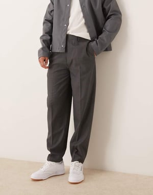 ASOS DESIGN smart oversized avsmalnande byxor i kolgrårutigt