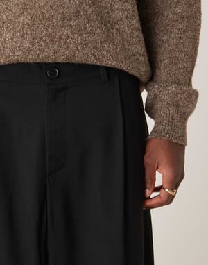 ASOS DESIGN smart extremt avsmalnande byxor med frontveck i svart