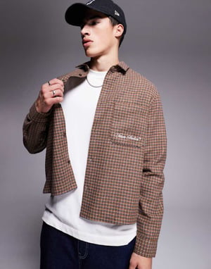 ASOS DESIGN boxy skjorta i ull-liknande rutigt med bröstbrodyr i brunt