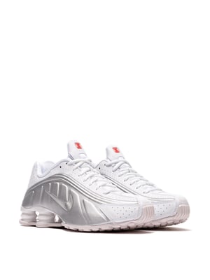 Shox R4 Sneakers