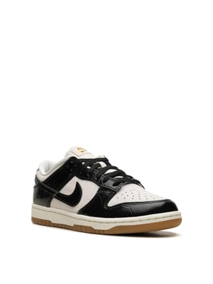 Dunk Low LX Sneakers