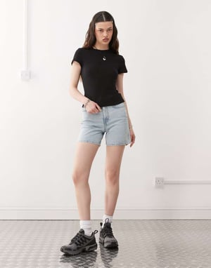 Veckodag linneblandning passande t-shirt i svart