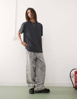 Weekday oversized t-shirt i mörkgrå