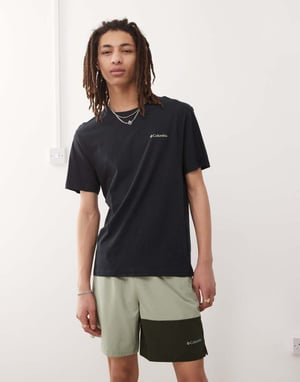 Columbia Cavalry Trail grafisk t-shirt i svart
