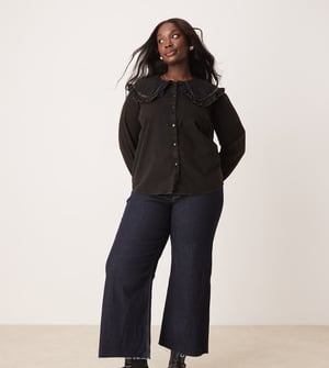 ASOS DESIGN curve volangkrage skjorta i tvättad twill