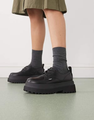 Buffalo snörskor i chunky-design i svart