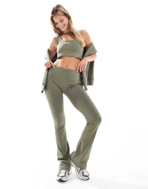 Ellesse Virbha crop top i khaki
