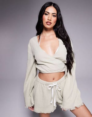 ASOS DESIGN Callie cheesecloth fransad omslagströja för stranden i tvättad salvia