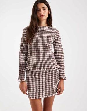 ASOS DESIGN rynkad slitsad halsringningstopp set i brun rutigt
