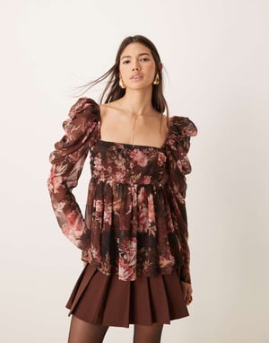 ASOS DESIGN fyrkantig halsringning flytande chiffong långärmad topp med blommönster