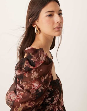 ASOS DESIGN fyrkantig halsringning flytande chiffong långärmad topp med blommönster