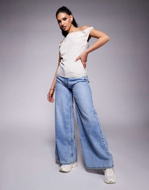 ASOS DESIGN topp med en axel och vriden detalj i linlook