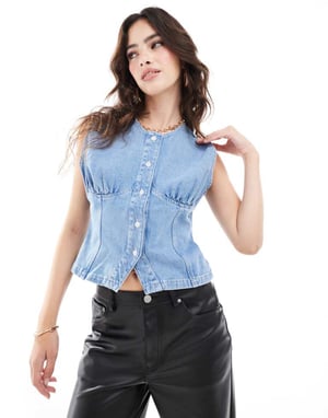 ASOS DESIGN denim topp med rynkad byst i mellanblått