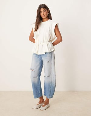 ASOS DESIGN trapez-t-skjorta med knytmidja i gräddfärgad