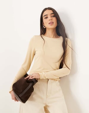 ASOS DESIGN modal salladsärmad långärmad topp i buttermilk