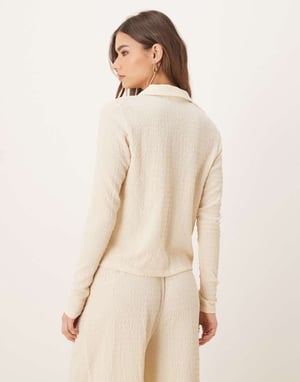 Vila texturerad polokrage knyt framtill jersey topp set i krämfärgad
