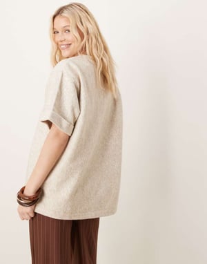 ASOS DESIGN oversized boucle t-shirt med uppvikt ärm i beige