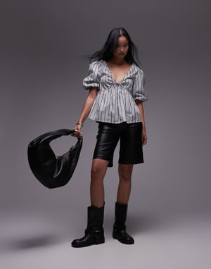 Topshop poplin puffärmad topp i monostripor