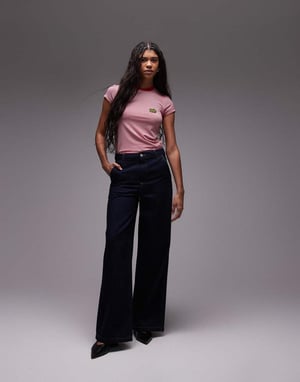 Topshop vardagströja med olivbroderi i rödrandig