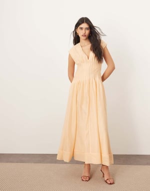 ARRANGE organza plisserad midja maxi klänning med knytbaksdetalj i persika