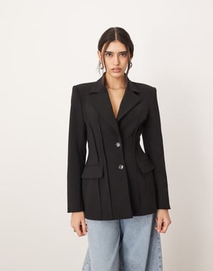ARRANGE premium skulpterad blazer i svart