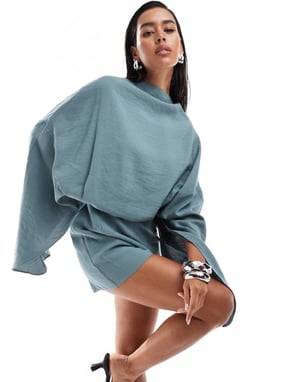 ASOS DESIGN batwing overlay jumpsuit i dämpad blå